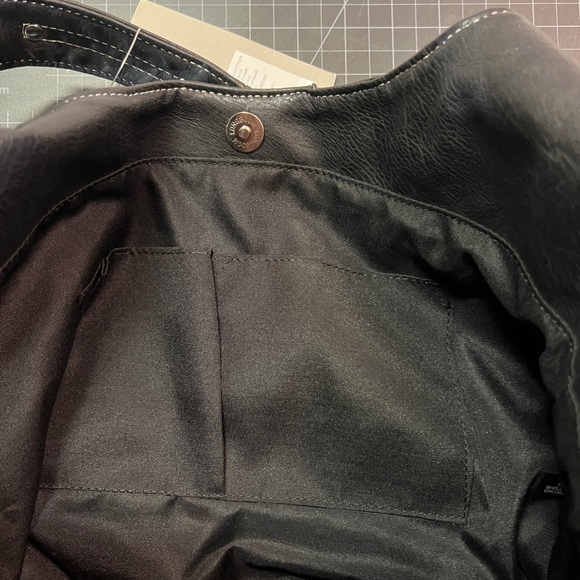 NWT Kenneth Cole Reaction purse - Picture 6 of 7